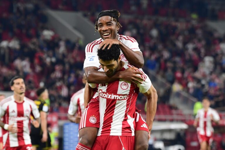 Ο Ολυμπιακός νίκησε και τον Άρη και μια απαράδεκτη διαιτησία