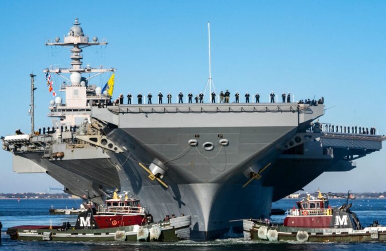 Προβολή ισχύος υπερδυνάμεων: Βγάζουν τα τεράστια αεροπλανοφόρα τους στις θάλασσες