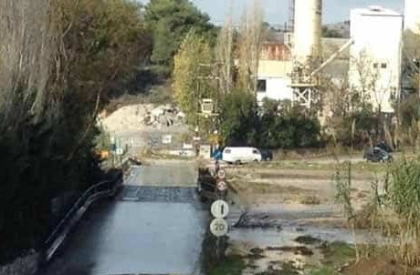 Η Αρίωνος που πνίγεται: ένας δρόμος–καρμανιόλα που έγινε και… υποβρύχιος