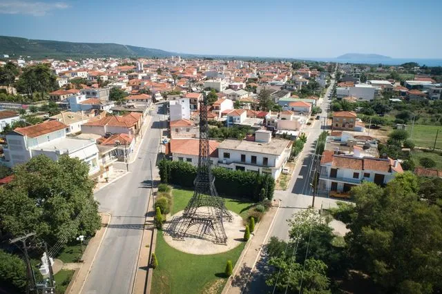 Μία ιστορία ερημοποίησης της υπαίθρου από τα Φιλιατρά και τα ΕΛΤΑ που κλείνουν