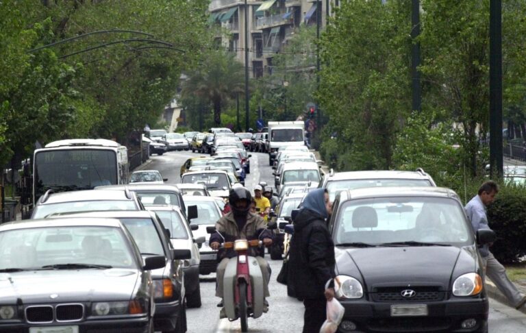 Μάστιγα η βία στους δρόμους – Καυγάς στην Κηφισίας για προτεραιότητα κατέληξε σε ξύλο και συλλήψεις