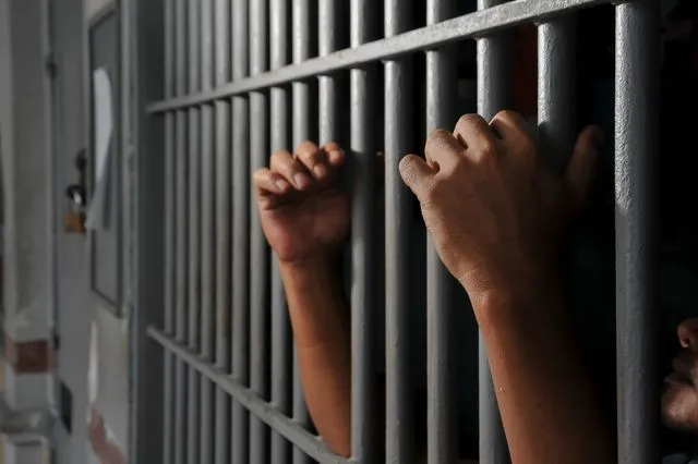 Βρετανία: Ισόβια σε 33χρονο που νάρκωσε και βίασε 6 γυναίκες