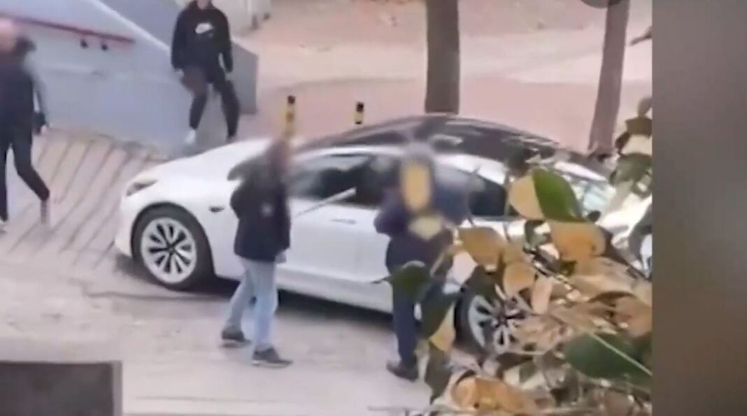 Οδηγοί έτοιμοι να πιαστούν στα χέρια – Άγριοι καβγάδες με το παραμικρό στους δρόμους