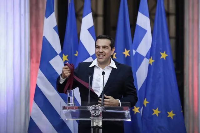 Ιθάκη: Η ρύθμιση χρέους, η γραβάτα και η απουσία του Τσακαλώτου