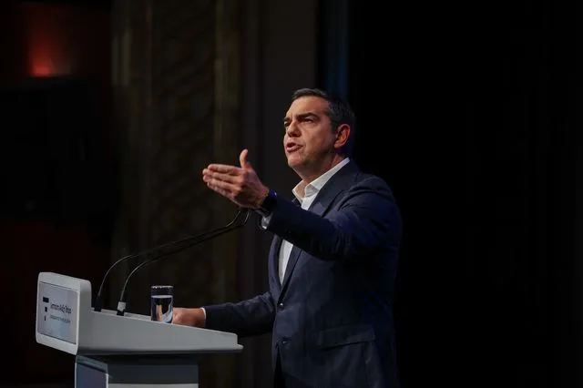 Ο Τσίπρας “απάντησε” στην επίθεση Σαμαρά… πριν αυτή γίνει