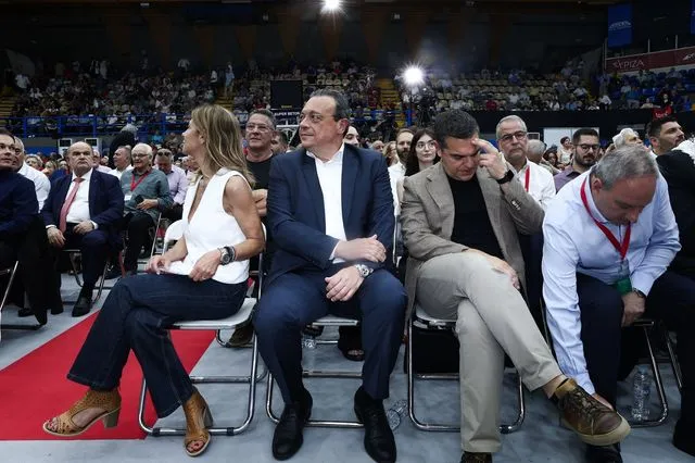 Εσείς τι θα κάνατε στη θέση του Τσίπρα;