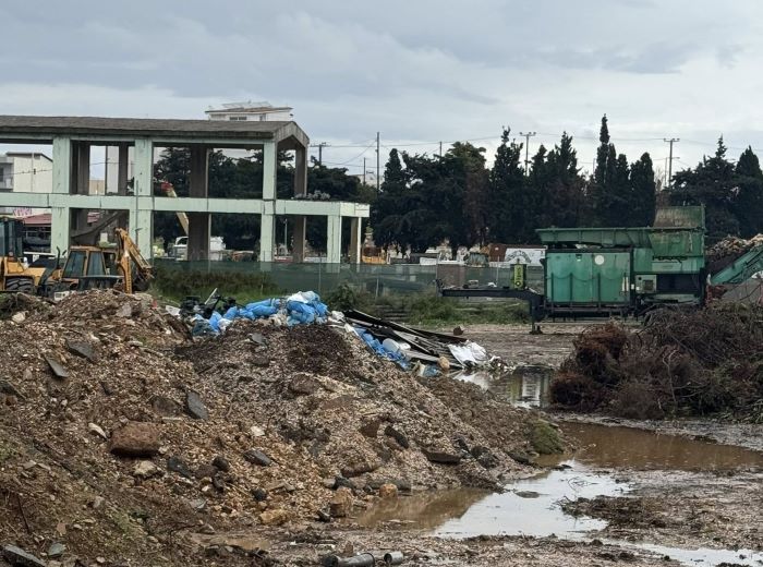 Ραφήνα: Καταγγελία Κώστα Ξηντάρα για πεταμένες πλάκες αμιάντου δίπλα στο Κοιμητήριο – rpn