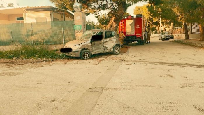 Αρτέμιδα: Τροχαίο ατύχημα στον Άγιο Νικόλαο – Απεγκλωβισμός οδηγού από την Πυροσβεστική – rpn