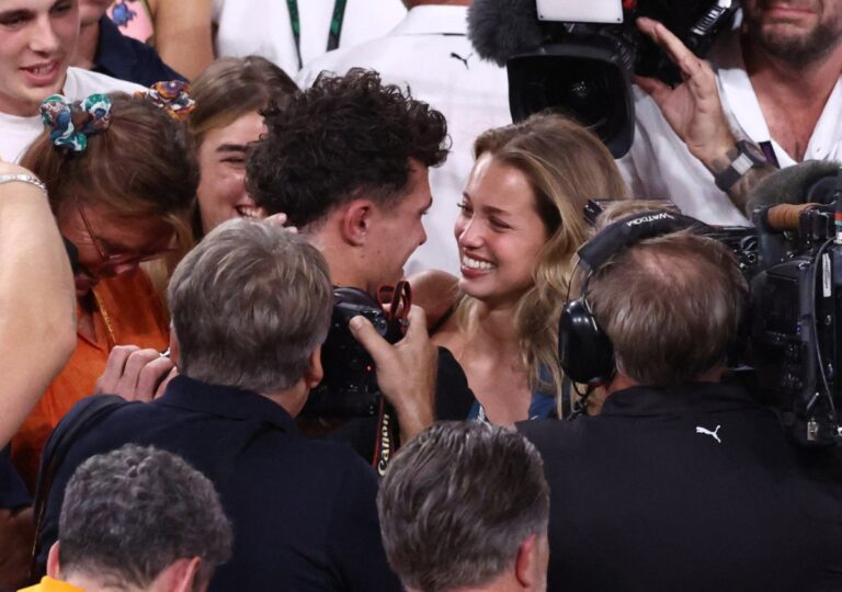 Αυτή είναι η νέα «Πρώτη Κυρία» της F1 – Μοντέλο, ηθοποιός, influencer αλλά καθόλου WAG η σύντροφος του Λάντο Νόρις