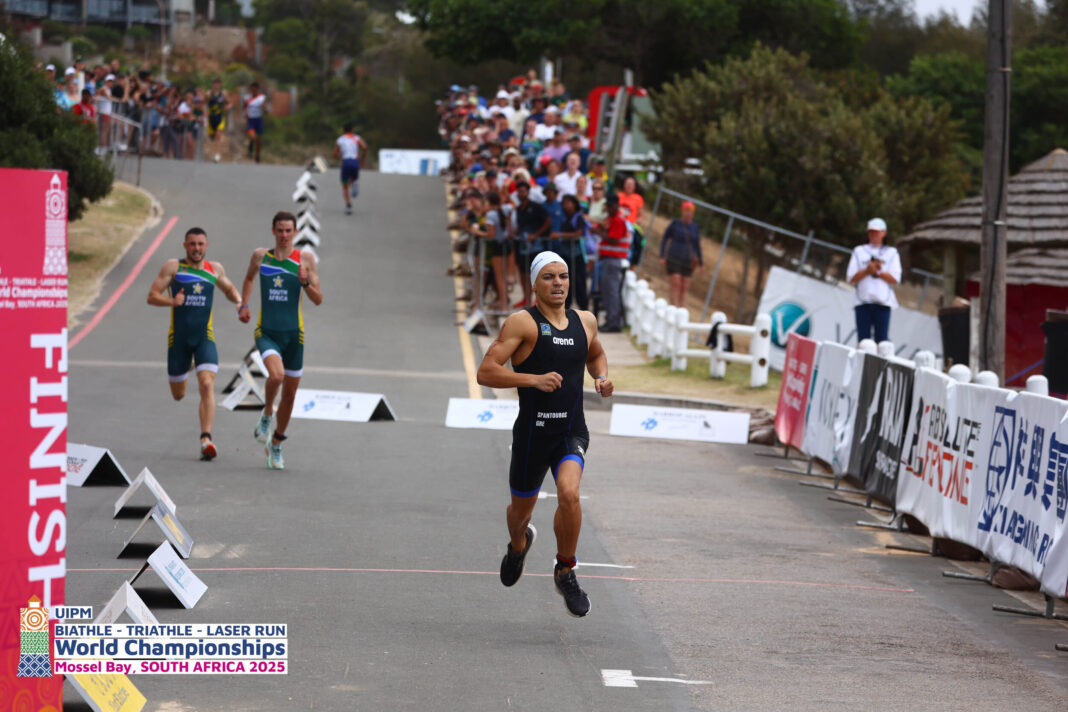 Ένα παιδί μετράει τ’ άστρα κι ο Θάνος Σπαντούρος γράφει τη δική του παγκόσμια ιστορία