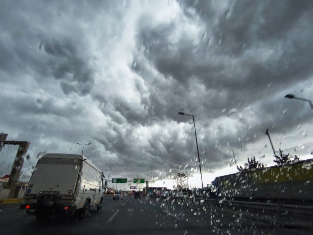 Καιρός: Ξεκινά η κακοκαιρία – Πού θα έχει ισχυρές βροχές και καταιγίδες