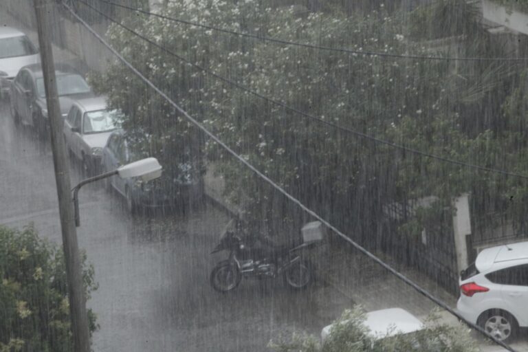 Καιρός: Συναγερμός για έντονα φαινόμενα – Πού θα χτυπήσουν ισχυρές καταιγίδες