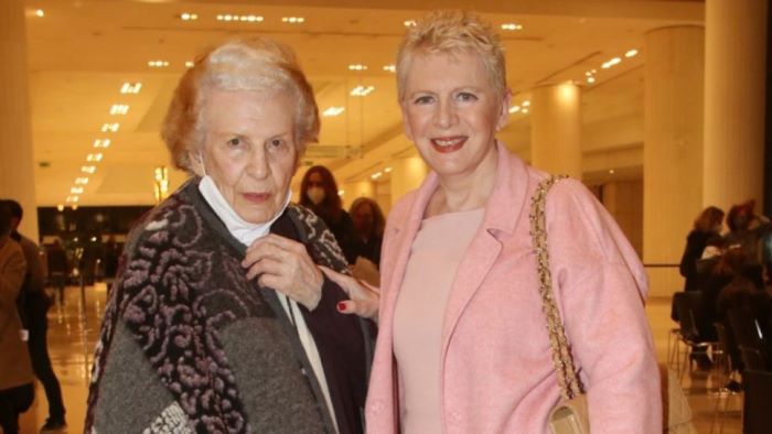 Δύσκολες ώρες για την Έλενα Ακρίτα: Πέθανε η μητέρα της, Σύλβα – η πρώτη γυναίκα βουλευτής του ΠΑΣΟΚ – rpn