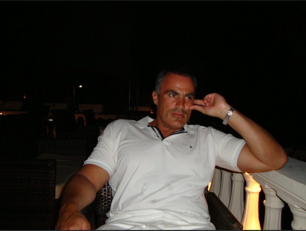 Βασίλης Μοτσάκος: Το γράμμα που γράψαμε παιδιά και ξεχάσαμε να διαβάσουμε μεγάλοι