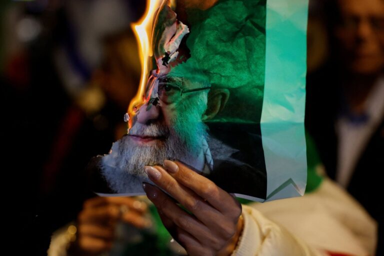 Γιατί οι δυτικοί διπλωμάτες διστάζουν να προβλέψουν το τέλος του καθεστώτος στο Ιράν