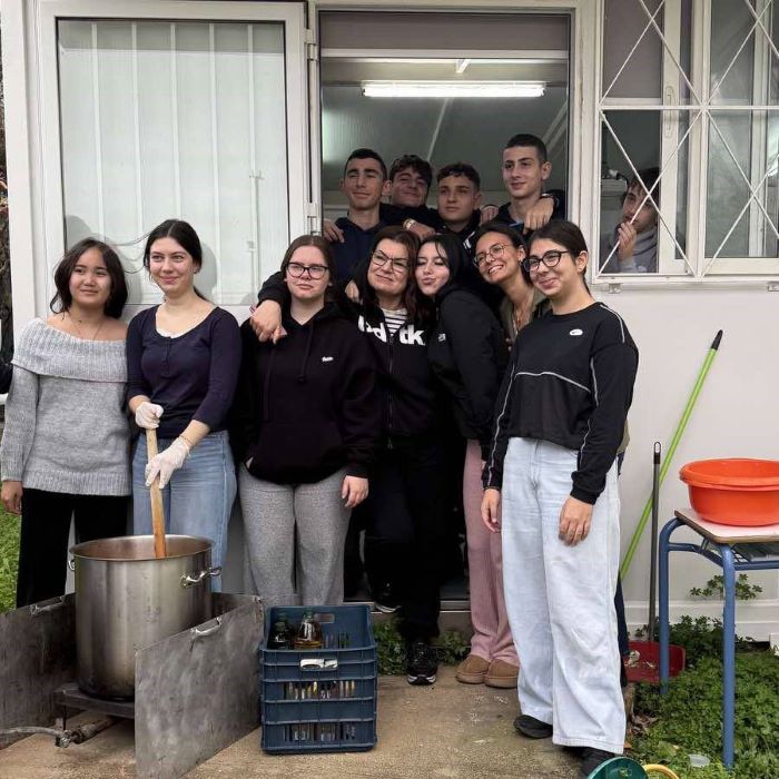 1ο Γυμνάσιο Ραφήνας: Μαθήματα ζωής μέσα από ένα κοινωνικό μαγείρεμα – rpn