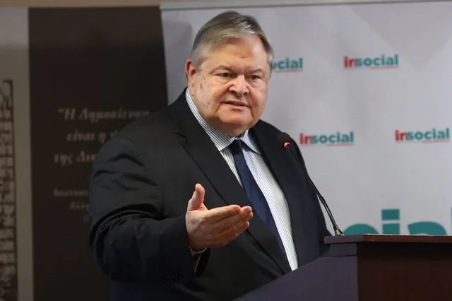 Βενιζέλος για FIR Αθηνών: Η διαχείρισή του συνδεδεμένη με τον σκληρό πυρήνα της εθνικής ασφάλειας