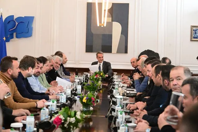 Μητσοτάκης σε αγρότες: Τις εξελίξεις τις διαμορφώνουν οι παρόντες και όχι οι απόντες