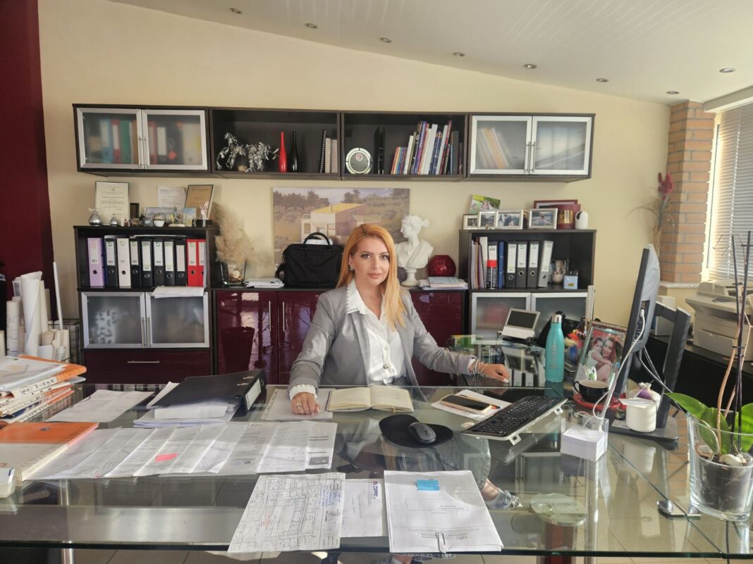 Άννα Ραφτοπούλου: Απολογισμός χωρίς αντίλογο – Όταν η Δημοκρατία μπαίνει σε παρένθεση