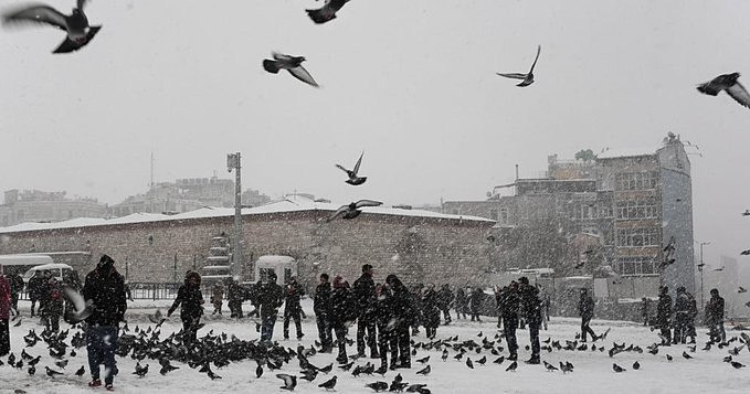 Στα λευκά «ντύθηκε» η Κωνσταντινούπολη την πρώτη ημέρα του χρόνου – Χιονοστιβάδες στην πόλη Βαν