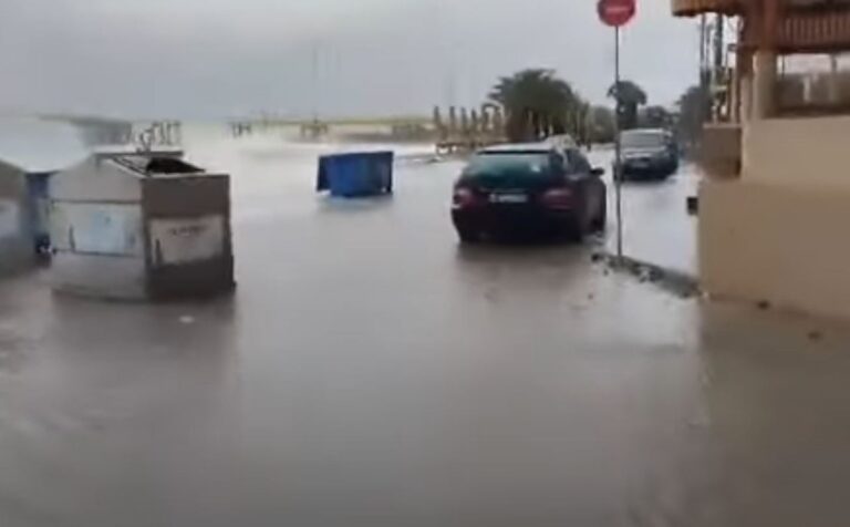 Η θάλασσα βγήκε στη στεριά σε Ρίο και Ναύπλιο – Κακοκαιρία σφυροκοπά την Αχαΐα