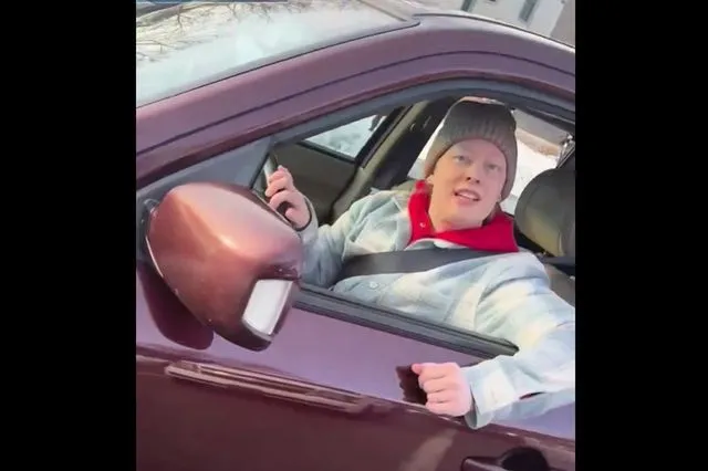 Μινεάπολη: Νέο βίντεο δείχνει την 37χρονη να συνομιλεί με τους αστυνόμους της ICE λίγο πριν δολοφονηθεί