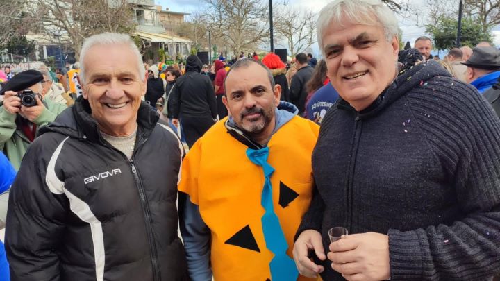 Ο Σύλλογος Τριγλιανών Ραφήνας γιόρτασε την τελευταία Αποκριά στην κεντρική πλατεία