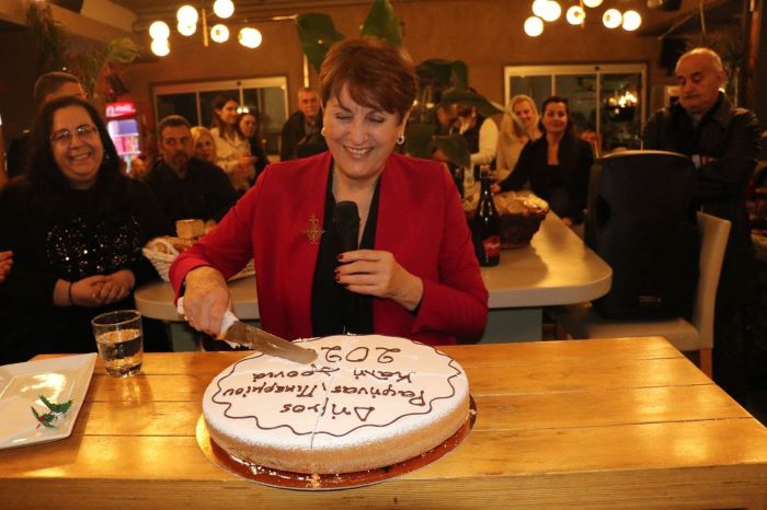 Ραφήνα: Κοπή βασιλόπιτας της δημοτικής παράταξης της δημάρχου Δήμητρας Τσεβά