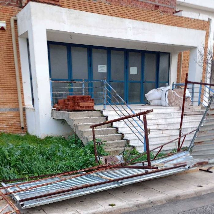 Ραφήνα: Άμεση αποκατάσταση περίφραξης στο υπό ανακατασκευή τμήμα του Πολιτιστικού Κέντρου