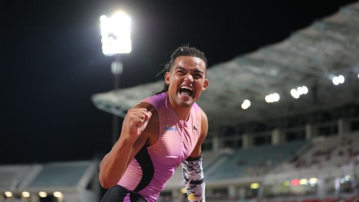 Απίστευτος ο Εμμανουήλ Καραλής: Ιστορική επίδοση με 6,17 μέτρα στο Πανελλήνιο κλειστού στίβου στην Παιανία