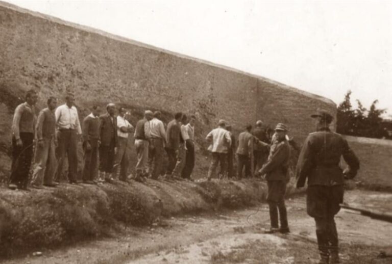 Σπάνιο ιστορικό ντοκουμέντο: Πρώτη φορά στη δημοσιότητα φωτογραφίες από την εκτέλεση 200 αντιστασιακών στην Καισαριανή