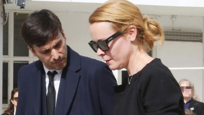 Λένα Παπαληγούρα – «Ράγισε καρδιές» για τον πατέρα της: «Έφυγε κρατώντας το χέρι της συντρόφου του»