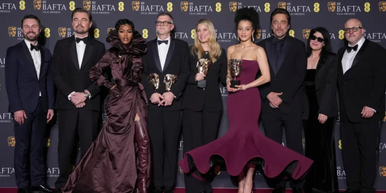 Bafta Film Awards 2026: Aμήχανες στιγμές και απρόβλεπτες βραβεύσεις – Όσα έγιναν στη λαμπερή τελετή