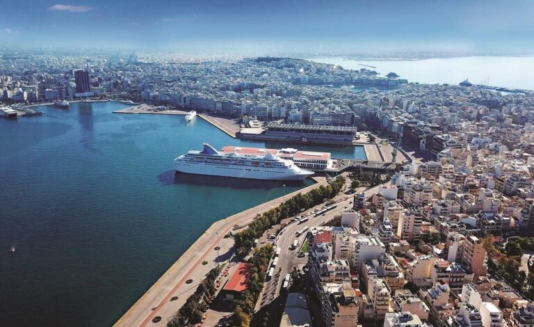 Πειραιάς: Ακυβέρνητο κρουαζιερόπλοιο – Αναστατώθηκαν οι επιβάτες
