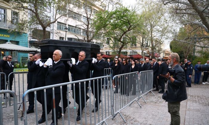 Σήμερα το τελευταίο αντίο στη Μαρινέλλα: Σε λαϊκό προσκύνημα η σορός της έως τις 13:00