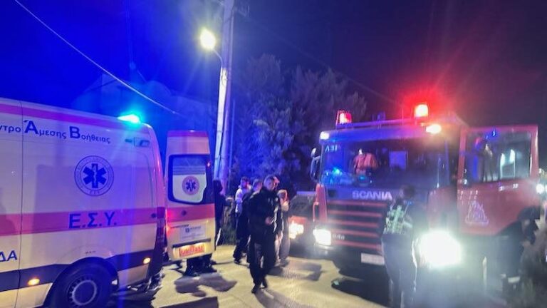 Αρτέμιδα: Σοβαρό τροχαίο στη λεωφόρο Βραυρώνος – Δύο τραυματίες 19 ετών