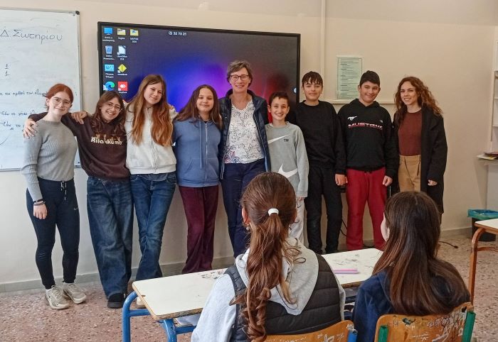 1ο Γυμνάσιο Ραφήνας: Συγκινητικός αποχαιρετισμός στην Υβόννη από τη Γερμανία