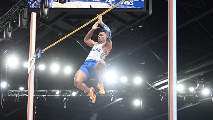 Εμμανουήλ Καραλής: Ο “ιπτάμενος” που κοιτάει στα μάτια τον βασιλιά των αιθέρων – Από το 6.17… στα όνειρα των 6.50