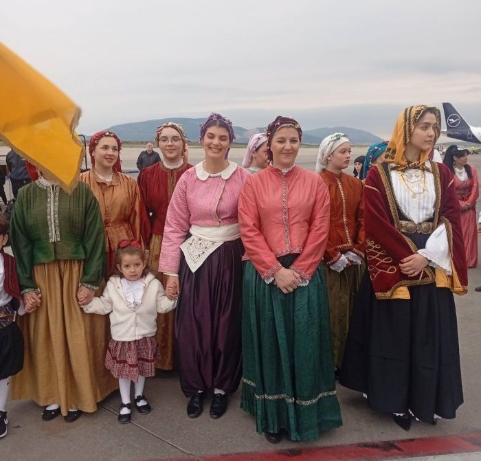 Ο Σύλλογος Τριγλιανών Ραφήνας παρών στην άφιξη του Αγίου Φωτός