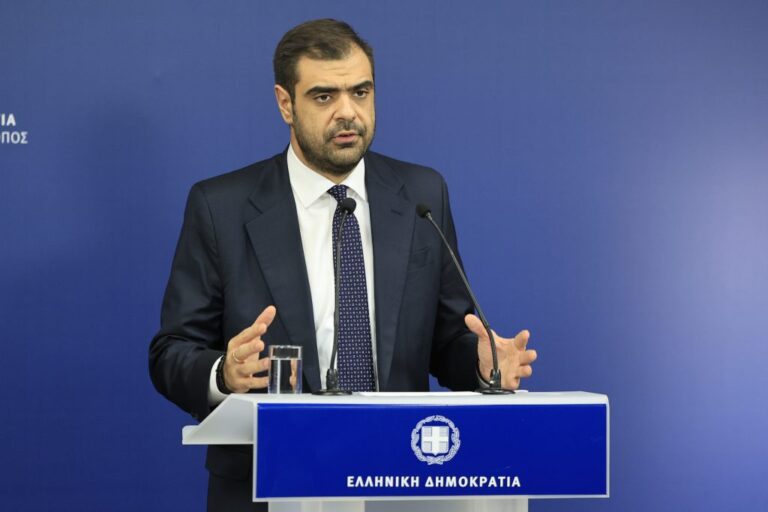 Ανασχηματισμός με φόντο κρίση και πίεση: Νέα πρόσωπα, παλιά ερωτήματα