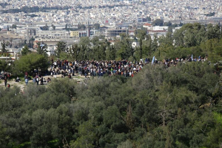 Αναστάτωση στον λόφο Φιλοπάππου – Δύο τραυματίες από συμπλοκή