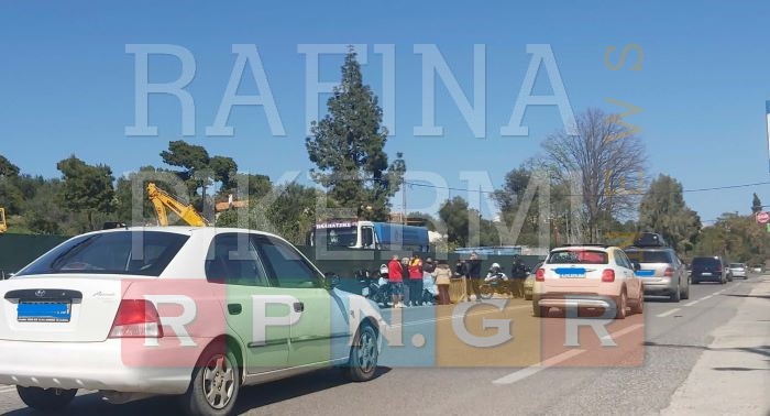 Ραφήνα: Τροχαίο στη Λεωφόρο Φλέμινγκ – Τραυματίας οδηγός μηχανής