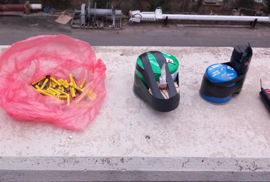 Πειραιάς: Ανήλικοι σε πατίνι πέταξαν κροτίδα σε λεωφορείο εν κινήσει – Συνελήφθη 15χρονος