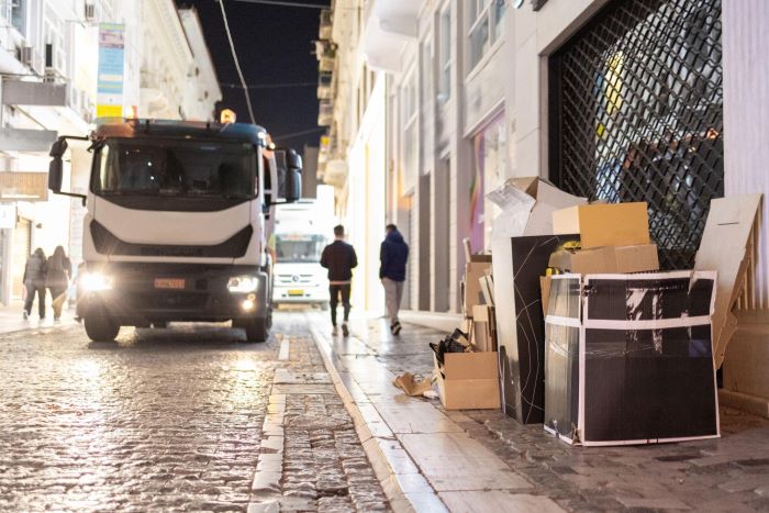 Μυτιλήνη: Δίκυκλο προσέκρουσε σε απορριμματοφόρο – Νεκρός ο οδηγός