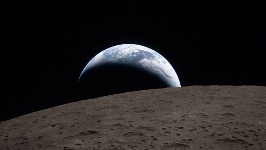 Artemis II: Συγκλονιστική φωτογραφία από την αθέατη πλευρά της Σελήνης με φόντο τη γη