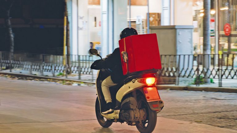 Τροχαίο στην Καλλιθέα: Οδηγός ντελίβερι παρέσυρε ανήλικο παιδί