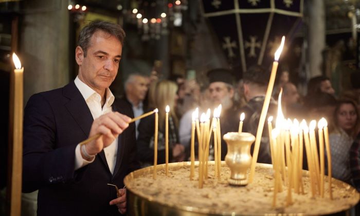 Πασχαλινό μήνυμα Μητσοτάκη: «Με όπλα οικονομία, άμυνα και συνοχή θα ξεπεράσουμε τα προβλήματα»