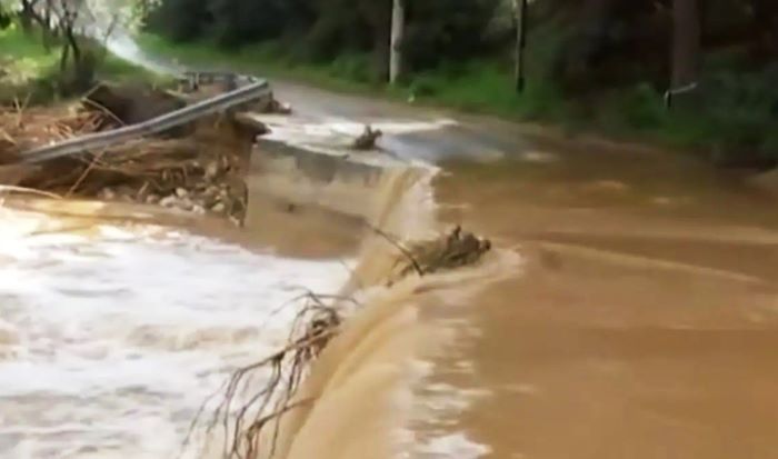Έκτακτες κυκλοφοριακές ρυθμίσεις στα Σπάτα- Ήμερο Πέυκο λόγω κινδύνου υπερχείλισης
