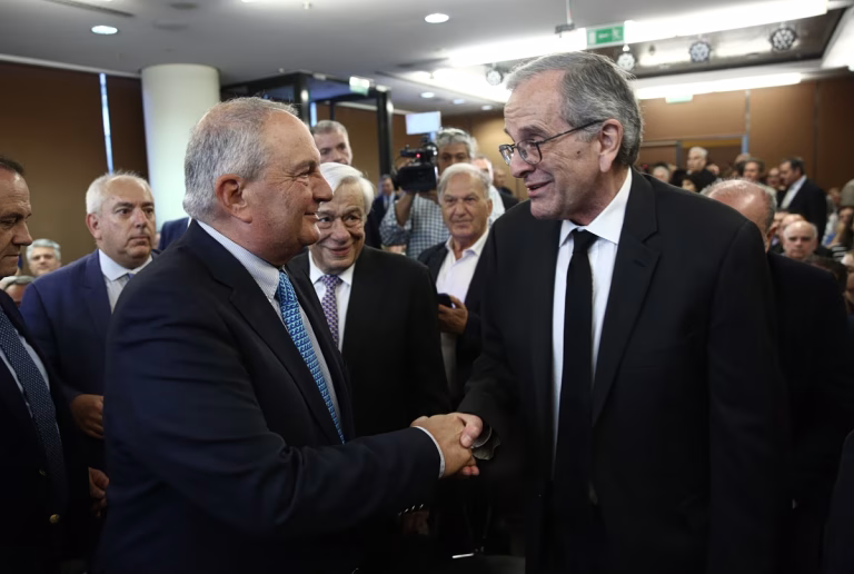Ο… «πονοκέφαλος» του Μαξίμου από τις κινήσεις των δύο πρώην Πρωθυπουργών – Οι πρόσφατοι… κεραυνοί Καραμανλή και το άγχος της Κυβέρνησης