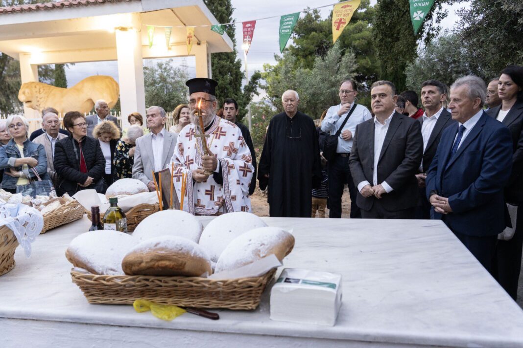 Δήμος Παλλήνης: Με κατάνυξη η Ακολουθία του Μεγάλου Εσπερινού για την Ανακομιδή των Ιερών Λειψάνων του Αγίου Νικολάου